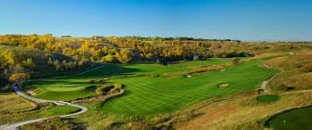 Hampton & 3* Minot